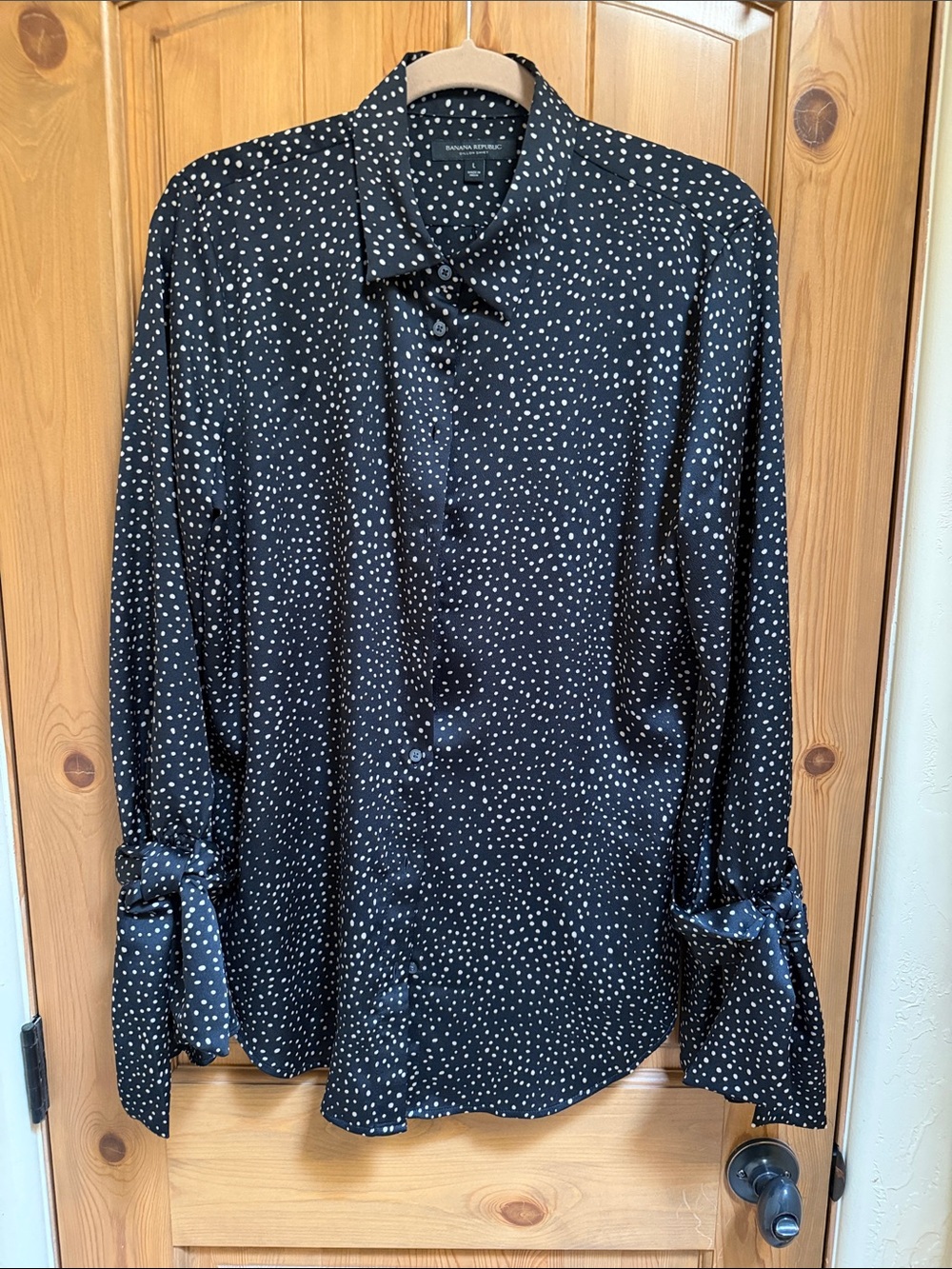 Banana Republic Dillon Shirt Black Button-Down Blouse with beige Dot Tie-Sleeve